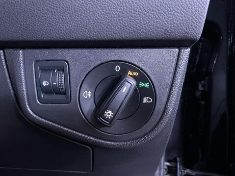 Volkswagen Polo 1.0 EVO Life Hatchback 5dr Petrol Manual Euro 6 (s/s) (80 ps) 23