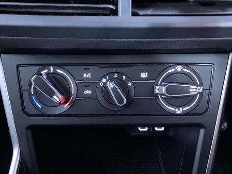 Volkswagen Polo 1.0 EVO Life Hatchback 5dr Petrol Manual Euro 6 (s/s) (80 ps) 31