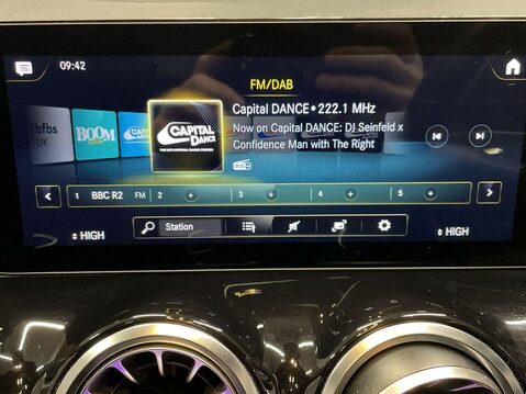 Mercedes-Benz EQA EQA 250 66.5kWh AMG Line (Premium) SUV 5dr Electric Auto (190 ps) Panoramic 28