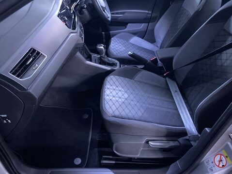 Volkswagen Polo 1.0 TSI R-Line Hatchback 5dr Petrol DSG Euro 6 (s/s) (110 ps) 17