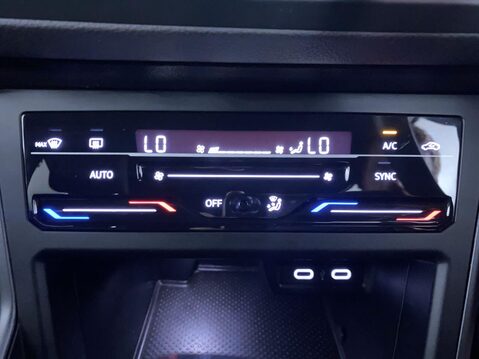 Volkswagen Polo 1.0 TSI R-Line Hatchback 5dr Petrol DSG Euro 6 (s/s) (110 ps) 31