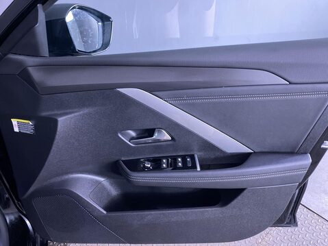 Vauxhall Astra 1.2 Turbo GS Sports Tourer 5dr Petrol Auto Euro 6 (s/s) (130 ps) 27