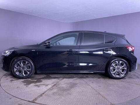 Ford Focus 1.0T EcoBoost ST-Line Hatchback 5dr Petrol Manual Euro 6 (s/s) (125 ps) 1 O 5