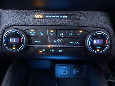 Ford Focus 1.0T EcoBoost ST-Line Hatchback 5dr Petrol Manual Euro 6 (s/s) (125 ps) 1 O 31