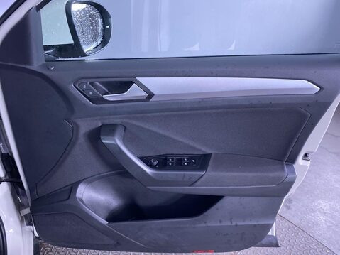 Volkswagen T-Roc 1.0 TSI Life SUV 5dr Petrol Manual Euro 6 (s/s) (110 ps) 27