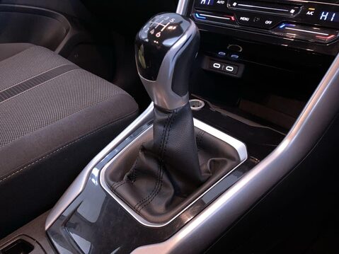 Volkswagen T-Roc 1.0 TSI Life SUV 5dr Petrol Manual Euro 6 (s/s) (110 ps) 21