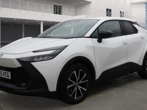 Toyota C-HR 2.0 VVT 13.6kWh Design SUV 5dr Petrol Plug-in Hybrid CVT Euro 6 (s/s) (223 2