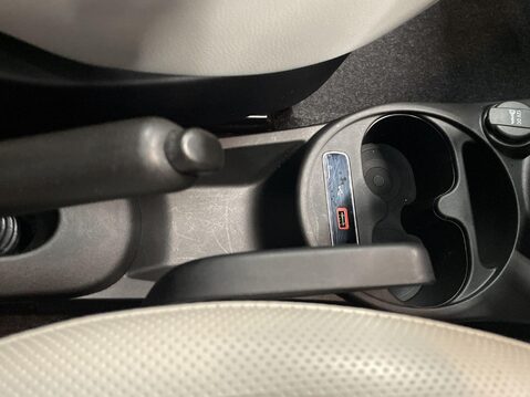 Fiat 500 1.2 Star Hatchback 3dr Petrol Manual Euro 6 (s/s) (69 bhp) Bluetooth 24