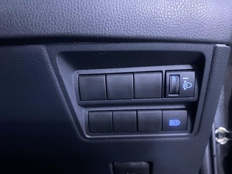 Toyota Yaris 1.5 VVT-h Design Hatchback 5dr Petrol Hybrid E-CVT Euro 6 (s/s) (116 ps) DA 25