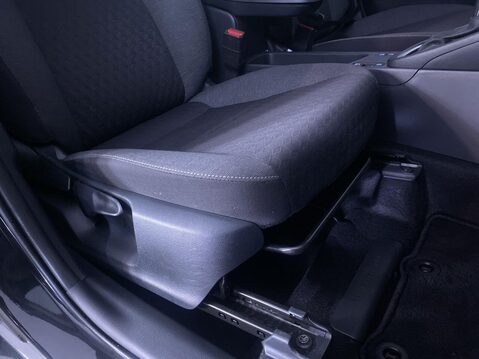 Toyota Yaris 1.5 VVT-h Design Hatchback 5dr Petrol Hybrid E-CVT Euro 6 (s/s) (116 ps) DA 26