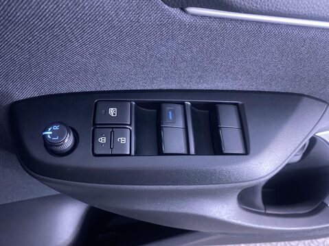 Toyota Yaris 1.5 VVT-h Design Hatchback 5dr Petrol Hybrid E-CVT Euro 6 (s/s) (116 ps) DA 33