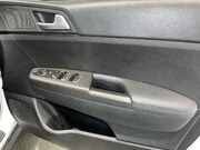 Kia Sportage 1.6 GDi 2 GPF SUV 5dr Petrol Manual Euro 6 (s/s) (130 bhp) Alloys 24