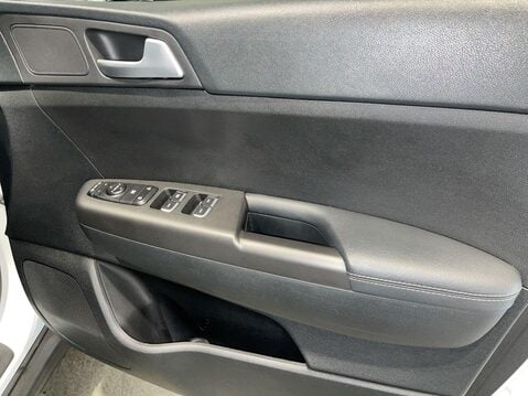 Kia Sportage 1.6 GDi 2 GPF SUV 5dr Petrol Manual Euro 6 (s/s) (130 bhp) Alloys 24