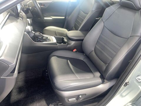 Toyota Rav4 2.5 VVT-h GPF Excel SUV 5dr Petrol Hybrid CVT Euro 6 (s/s) (218 ps) Reverse 15