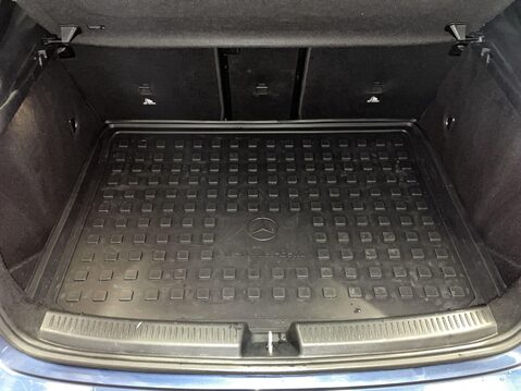 Mercedes-Benz A Class 1.3 A180 Sport (Executive) Hatchback 5dr Petrol Manual Euro 6 (s/s) (136 ps 13