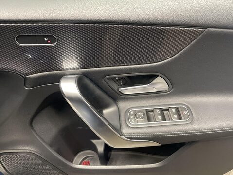 Mercedes-Benz A Class 1.3 A180 Sport (Executive) Hatchback 5dr Petrol Manual Euro 6 (s/s) (136 ps 25