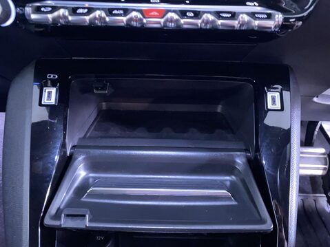 Peugeot 2008 1.2 HYBRID GT SUV 5dr Petrol Hybrid e-DSC6 Euro 6 (s/s) (136 ps) 1 Owner - 25