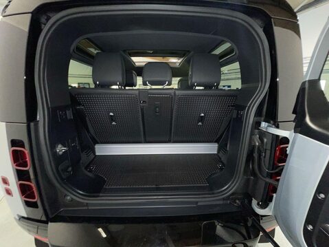 Land Rover Defender 3.0 D250 MHEV X-Dynamic HSE SUV 3dr Diesel Auto 4WD Euro 6 (s/s) (250 ps) R 12