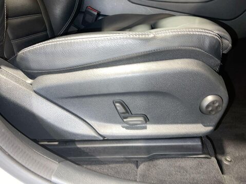 Mercedes-Benz GLC 2.0 GLC300d AMG Line (Premium) SUV 5dr Diesel G-Tronic+ 4MATIC Euro 6 (s/s) 24