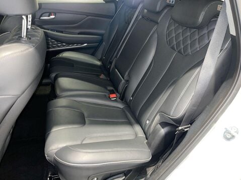 Hyundai SANTA FE 1.6 h T-GDi Premium SUV 5dr Petrol Hybrid Auto Euro 6 (s/s) (230 ps) Leathe 17