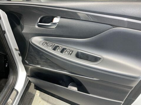 Hyundai SANTA FE 1.6 h T-GDi Premium SUV 5dr Petrol Hybrid Auto Euro 6 (s/s) (230 ps) Leathe 25