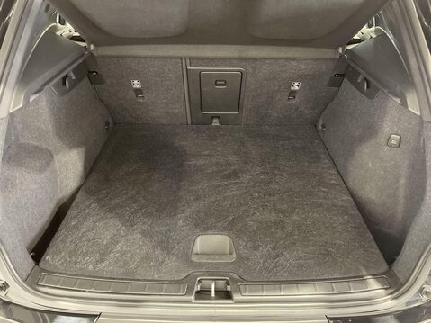 Volvo XC40 1.5h T4 Recharge 10.7kWh Core SUV 5dr Petrol Plug-in Hybrid Auto Euro 6 (s/ 12