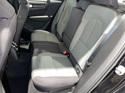 Volvo XC40 1.5h T4 Recharge 10.7kWh Core SUV 5dr Petrol Plug-in Hybrid Auto Euro 6 (s/ 17