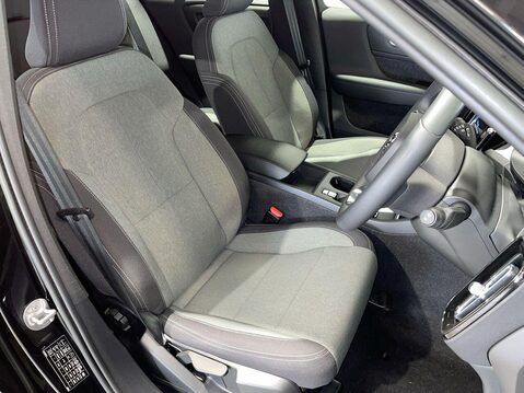 Volvo XC40 1.5h T4 Recharge 10.7kWh Core SUV 5dr Petrol Plug-in Hybrid Auto Euro 6 (s/ 14