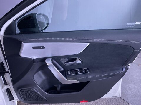 Mercedes-Benz A Class 2.0 A180d AMG Line Edition (Executive) Hatchback 5dr Diesel 8G-DCT Euro 6 ( 27