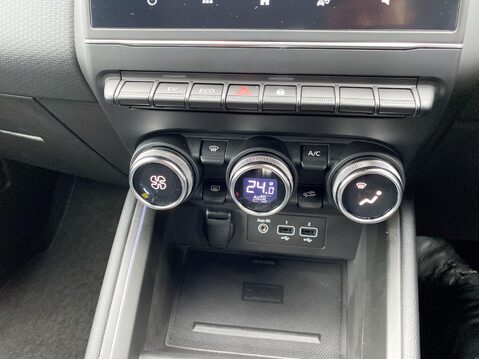 Renault Clio 1.6 E-TECH Evolution Hatchback 5dr Petrol Hybrid Auto Euro 6 (s/s) (145 ps) 18