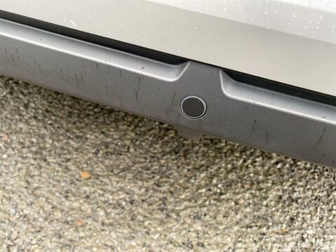 Renault Clio 1.6 E-TECH Evolution Hatchback 5dr Petrol Hybrid Auto Euro 6 (s/s) (145 ps) 4