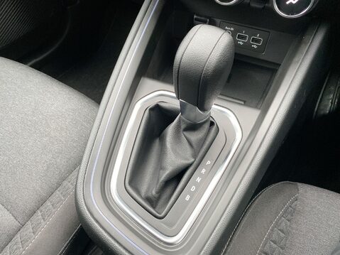 Renault Clio 1.6 E-TECH Evolution Hatchback 5dr Petrol Hybrid Auto Euro 6 (s/s) (145 ps) 10