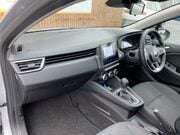 Renault Clio 1.6 E-TECH Evolution Hatchback 5dr Petrol Hybrid Auto Euro 6 (s/s) (145 ps) 7