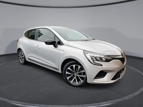 Renault Clio 1.6 E-TECH Evolution Hatchback 5dr Petrol Hybrid Auto Euro 6 (s/s) (145 ps) 1