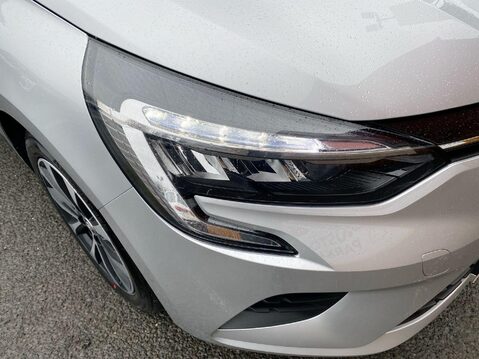 Renault Clio 1.6 E-TECH Evolution Hatchback 5dr Petrol Hybrid Auto Euro 6 (s/s) (145 ps) 12