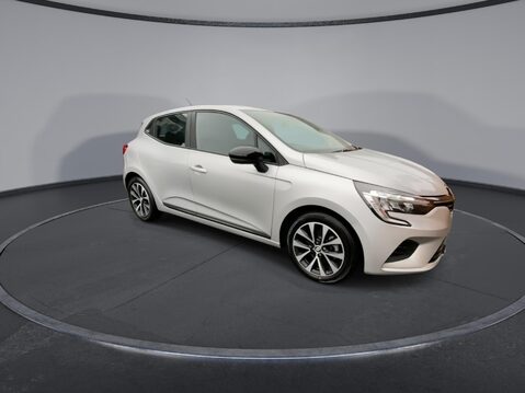 Renault Clio 1.6 E-TECH Evolution Hatchback 5dr Petrol Hybrid Auto Euro 6 (s/s) (145 ps) 19