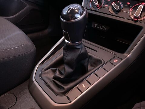 Volkswagen Polo 1.0 EVO Match Hatchback 5dr Petrol Manual Euro 6 (s/s) (80 ps) 21