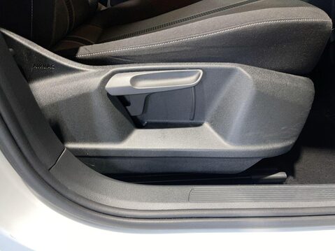 Volkswagen T-Roc 1.0 TSI SE SUV 5dr Petrol Manual Euro 6 (s/s) (115 ps) Sensors -Cruise - Bl 31