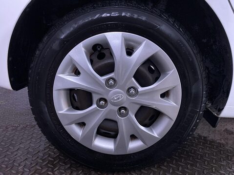 Hyundai i10 1.0 SE Hatchback 5dr Petrol Manual Euro 6 (66 ps) 12