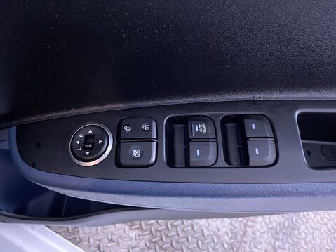 Hyundai i10 1.0 SE Hatchback 5dr Petrol Manual Euro 6 (66 ps) 32