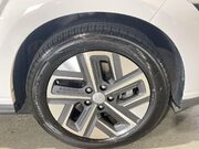 Hyundai KONA 64kWh Premium SUV 5dr Electric Auto (10.5kW Charger) (204 ps) 1 Owner - Cru 11