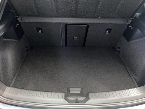 Cupra Leon 1.5 eTSI V3 Hatchback 5dr Petrol Hybrid DSG Euro 6 (s/s) (150 ps) 1 Owner - 13