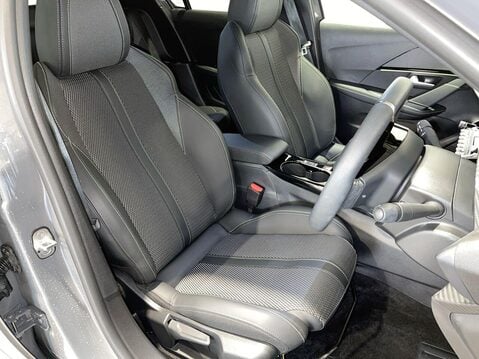 Peugeot 208 1.2 PureTech GT Hatchback 5dr Petrol Manual Euro 6 (s/s) (100 ps) 1 Owner - 14