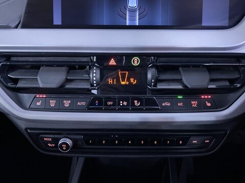 BMW 1 Series 1.5 118i SE (LCP) Hatchback 5dr Petrol DCT Euro 6 (s/s) (136 ps) 1 Owner - 32