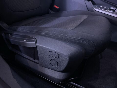 BMW 1 Series 1.5 118i SE (LCP) Hatchback 5dr Petrol DCT Euro 6 (s/s) (136 ps) 1 Owner - 33