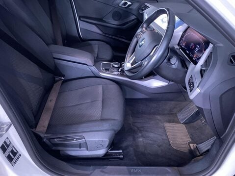 BMW 1 Series 1.5 118i SE (LCP) Hatchback 5dr Petrol DCT Euro 6 (s/s) (136 ps) 1 Owner - 22