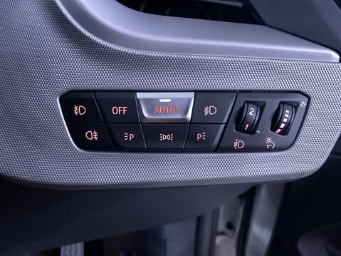 BMW 1 Series 1.5 118i SE (LCP) Hatchback 5dr Petrol DCT Euro 6 (s/s) (136 ps) 1 Owner - 30