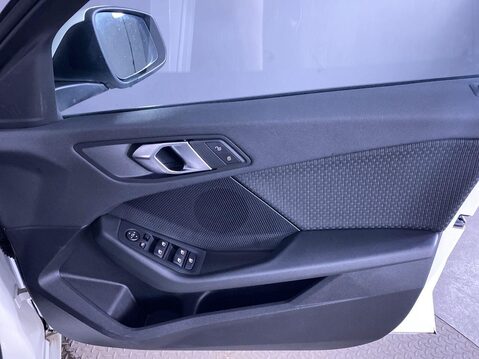 BMW 1 Series 1.5 118i SE (LCP) Hatchback 5dr Petrol DCT Euro 6 (s/s) (136 ps) 1 Owner - 34