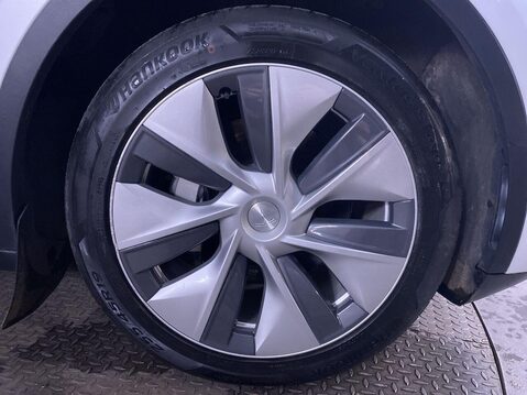 Tesla Model Y (Dual Motor) Long Range SUV 5dr Electric Auto 4WDE (384 bhp) Privacy Glass 12