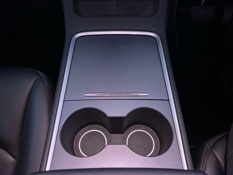 Tesla Model Y (Dual Motor) Long Range SUV 5dr Electric Auto 4WDE (384 bhp) Privacy Glass 33